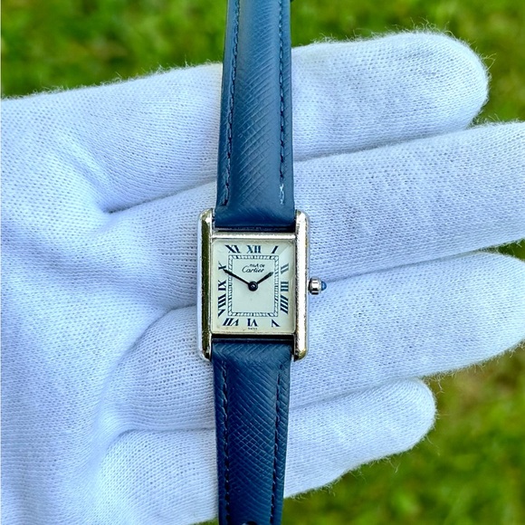 Cartier Tank Must De main image 5